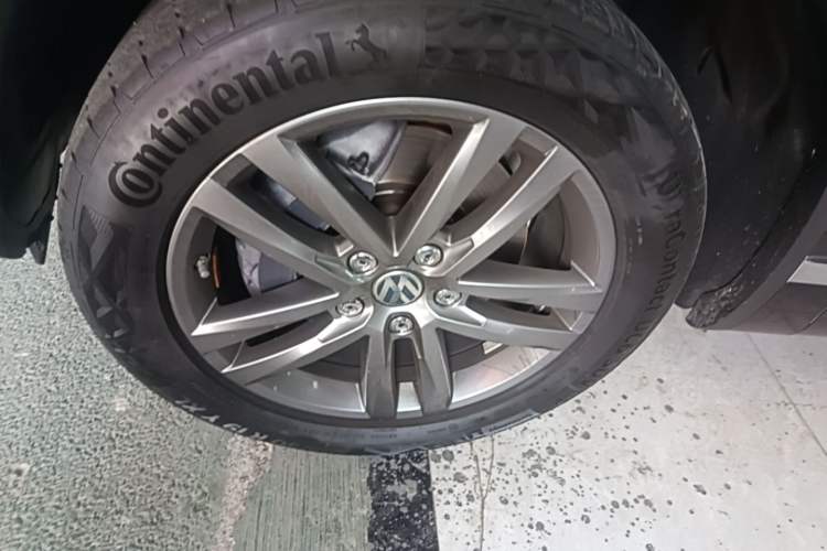 Used Volkswagen Touareg 2016 3.0 TSI High-End Version Left Front Wheel Hub