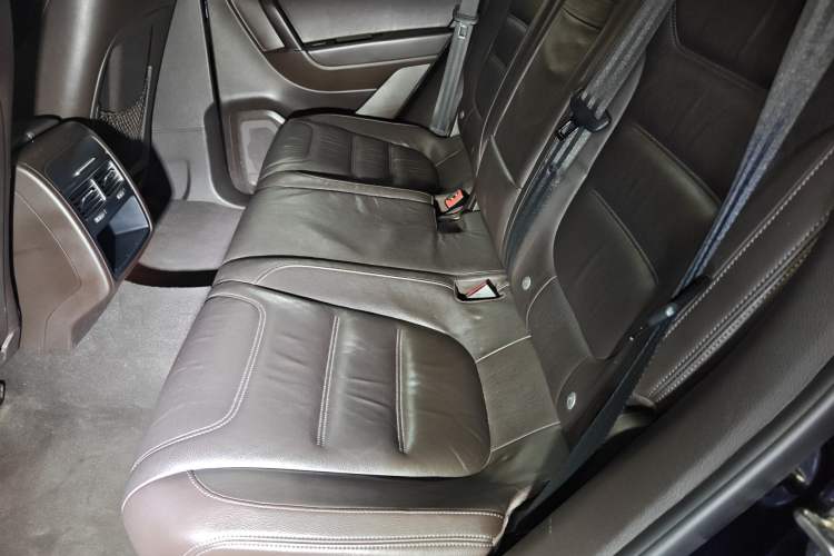 Used Volkswagen Touareg 2016 3.0 TSI Standard Version Left Rear Seat