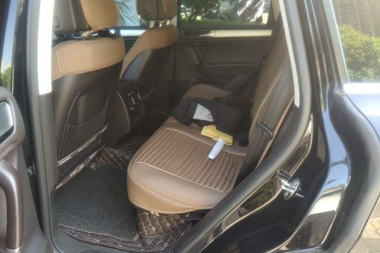 Used Volkswagen Touareg 2016 3.0 TSI Ignis Edition Left Rear Seat