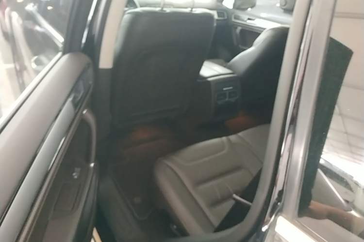 Used Volkswagen Touareg 2016 3.0 TSI Ignis Edition Left Rear Seat