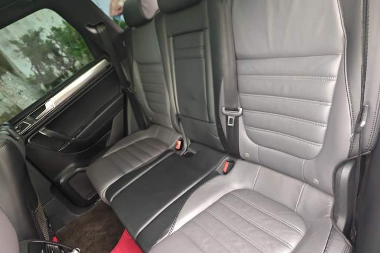 Used Volkswagen Touareg 2016 3.0 TSI R-Line Left Rear Seat