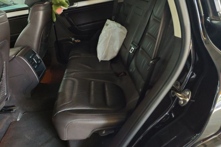 Used Volkswagen Touareg 2016 3.0 TSI Standard Version Left Rear Seat