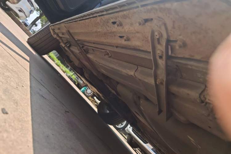 Used Volkswagen Touareg 2016 3.0 TSI Ignis Edition Left Side Sill