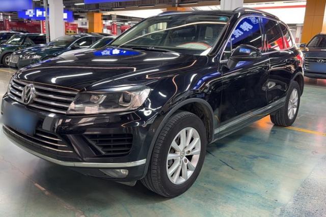 Ojetý Volkswagen Touareg 2016 3.0 TSI Standard Version