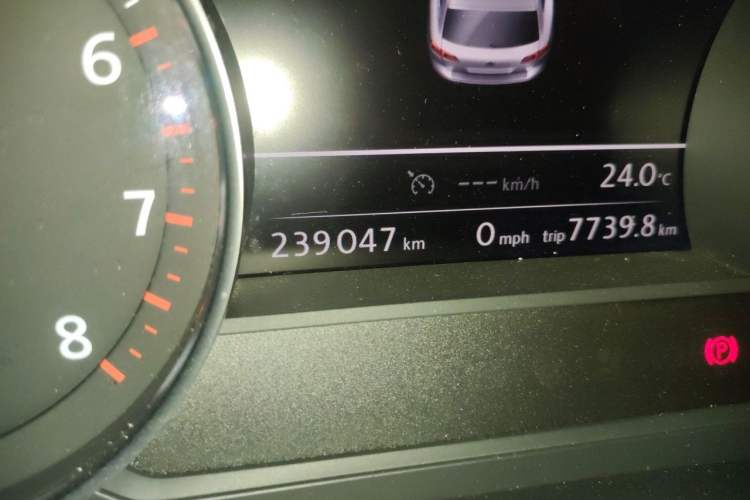 Used Volkswagen Touareg 2016 3.0 TSI Ignis Edition Odometer Close Up
