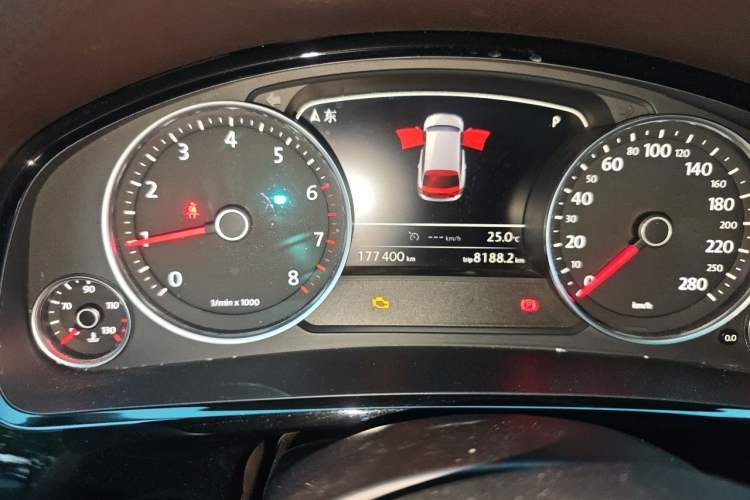 Used Volkswagen Touareg 2016 3.0 TSI Ignis Edition Odometer Close Up