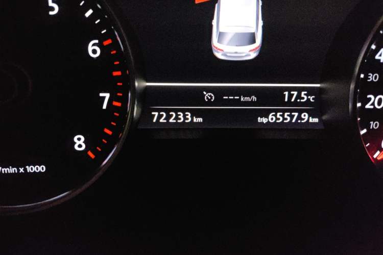 Used Volkswagen Touareg 2016 3.0 TSI Standard Version Odometer Close Up