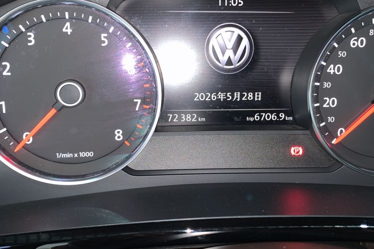 Used Volkswagen Touareg 2016 3.0 TSI Standard Version Odometer Close Up