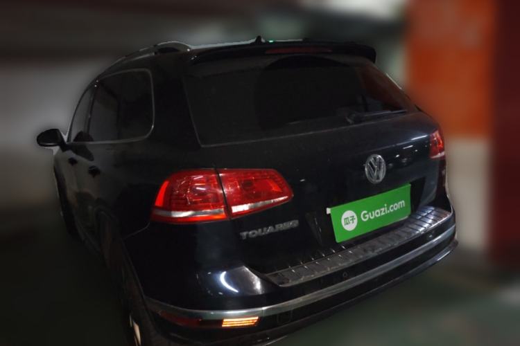 Used Volkswagen Touareg 2016 3.0 TSI High-End Version Rear Left 45 Deg