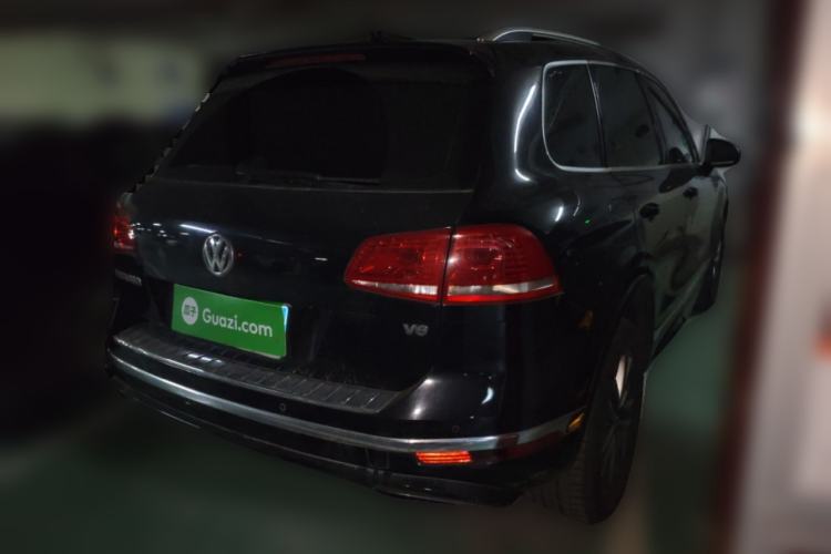 Used Volkswagen Touareg 2016 3.0 TSI High-End Version Rear Right 45 Deg
