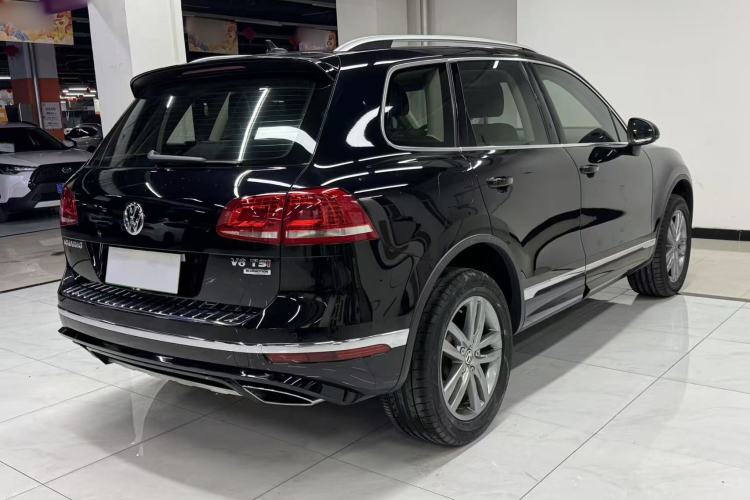 Used Volkswagen Touareg 2016 3.0 TSI High-End Version Rear Right 45 Deg