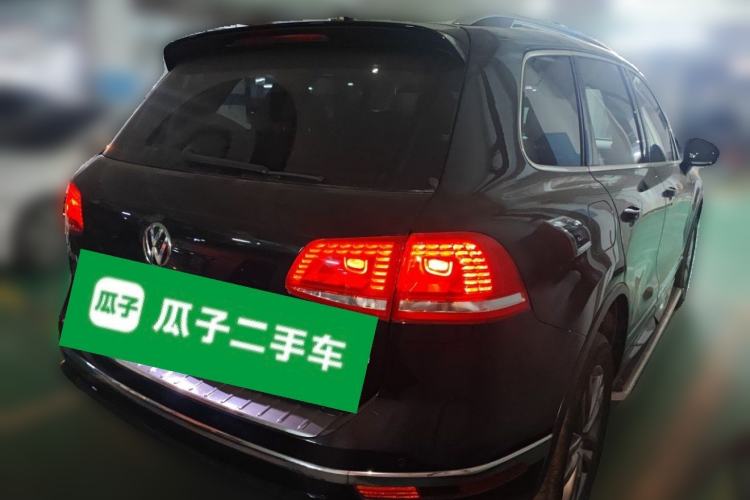 Used Volkswagen Touareg 2016 3.0 TSI High-End Version Rear Right 45 Deg