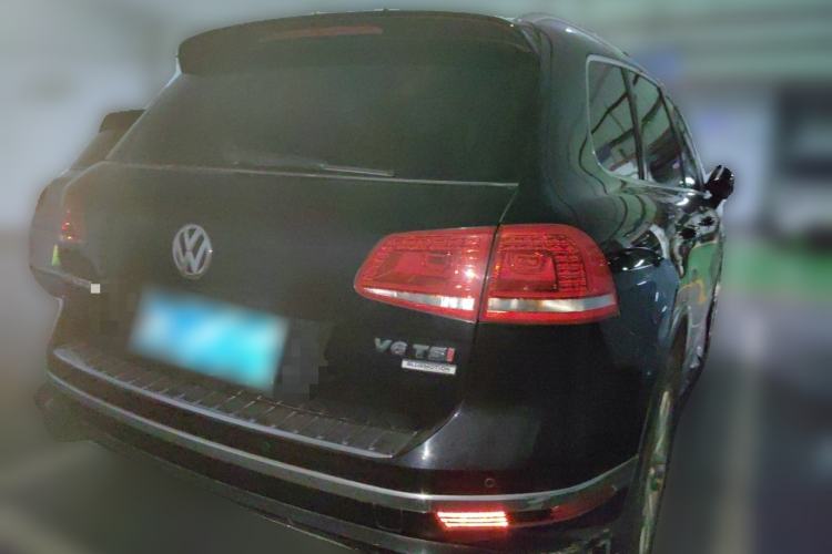Used Volkswagen Touareg 2016 3.0 TSI R-Line Rear Right 45 Deg