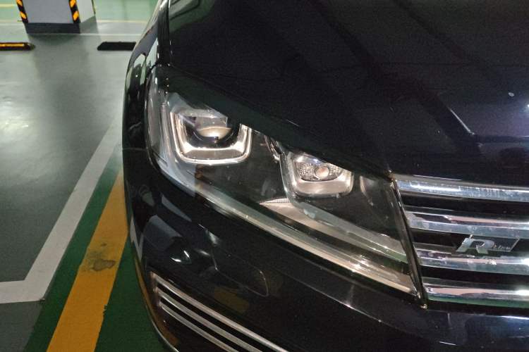 Used Volkswagen Touareg 2016 3.0 TSI R-Line Right Front Headlight