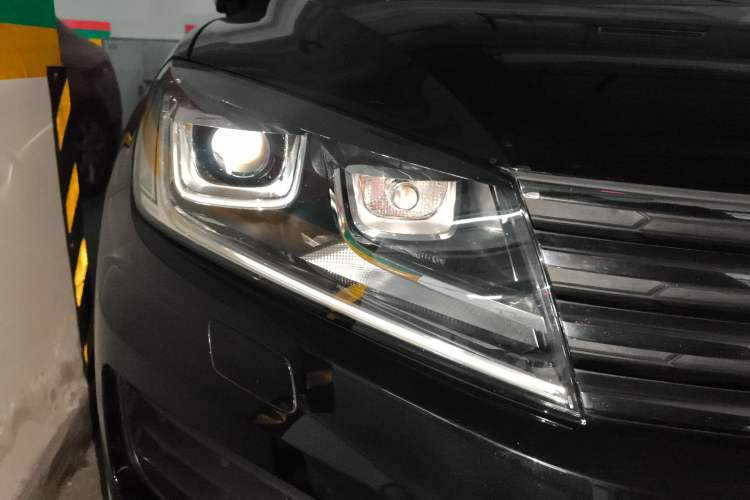 Used Volkswagen Touareg 2016 3.0 TSI Ignis Edition Right Front Headlight