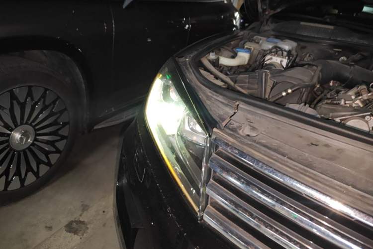 Used Volkswagen Touareg 2016 3.0 TSI Ignis Edition Right Front Headlight