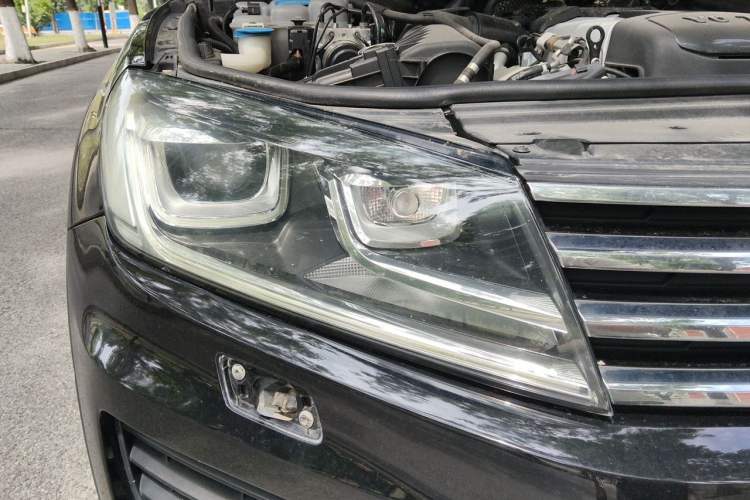 Used Volkswagen Touareg 2016 3.0 TSI Ignis Edition Right Front Headlight