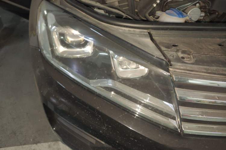 Used Volkswagen Touareg 2016 3.0 TSI Standard Version Right Front Headlight