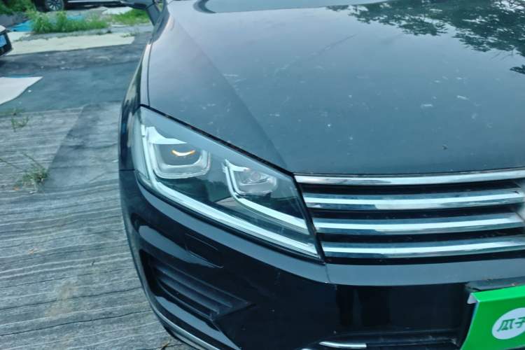 Used Volkswagen Touareg 2016 3.0 TSI Ignis Edition Right Front Headlight