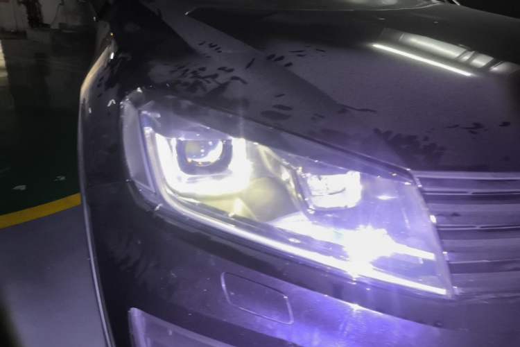 Used Volkswagen Touareg 2016 3.0 TSI Standard Version Right Front Headlight