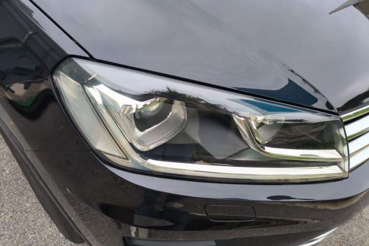 Used Volkswagen Touareg 2016 3.0 TSI Ignis Edition Right Front Headlight