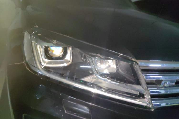 Used Volkswagen Touareg 2016 3.0 TSI R-Line Right Front Headlight