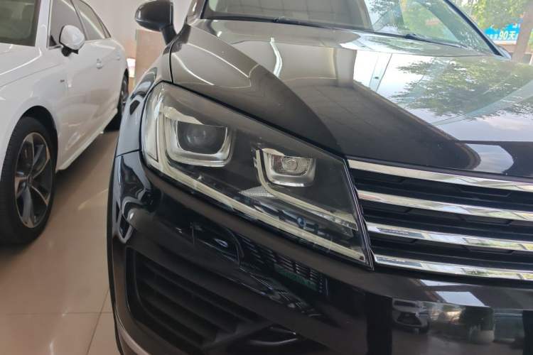 Used Volkswagen Touareg 2016 3.0 TSI Ignis Edition Right Front Headlight
