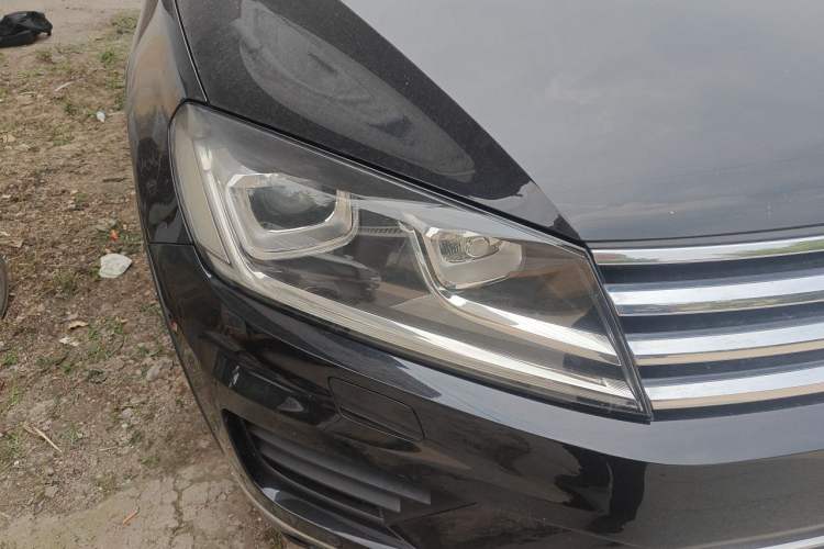 Used Volkswagen Touareg 2016 3.0 TSI Ignis Edition Right Front Headlight
