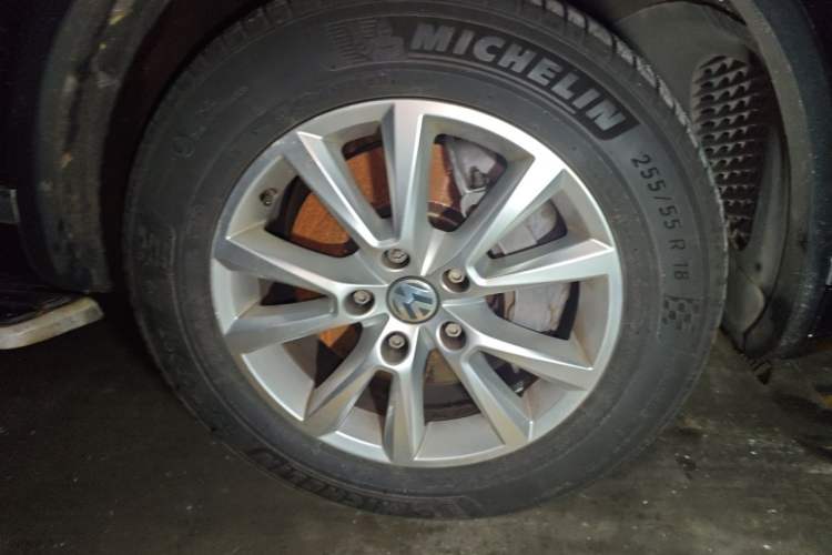 Used Volkswagen Touareg 2016 3.0 TSI Ignis Edition Right Front Wheel Hub