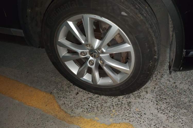 Used Volkswagen Touareg 2016 3.0 TSI Standard Version Right Front Wheel Hub