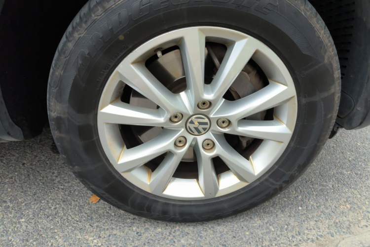 Used Volkswagen Touareg 2016 3.0 TSI Ignis Edition Right Front Wheel Hub