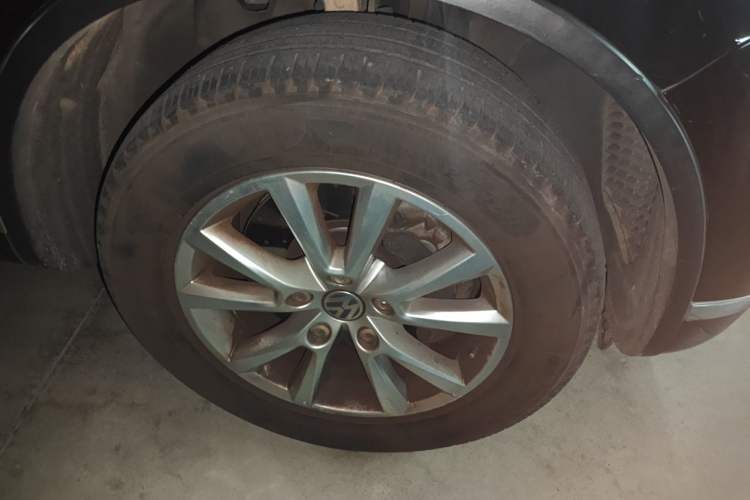 Used Volkswagen Touareg 2016 3.0 TSI Ignis Edition Right Front Wheel Hub