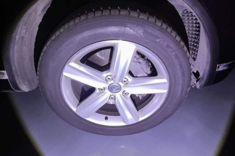 Used Volkswagen Touareg 2016 3.0 TSI Standard Version Right Front Wheel Hub