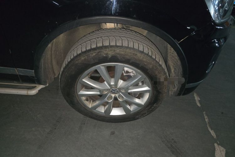 Used Volkswagen Touareg 2016 3.0 TSI Ignis Edition Right Front Wheel Hub