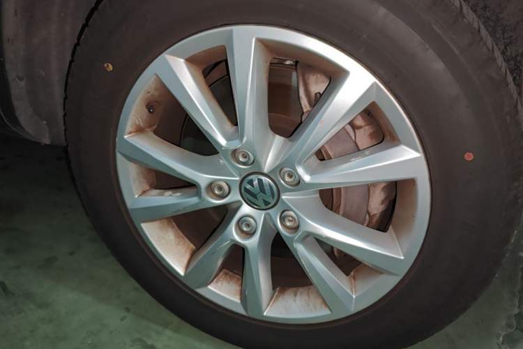 Used Volkswagen Touareg 2016 3.0 TSI Standard Version Right Front Wheel Hub