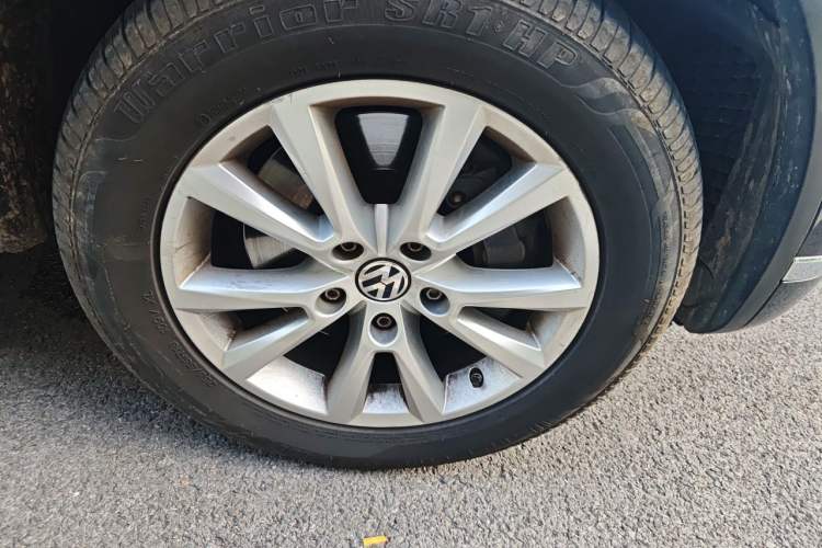 Used Volkswagen Touareg 2016 3.0 TSI Standard Version Right Front Wheel Hub