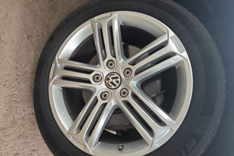 Used Volkswagen Touareg 2016 3.0 TSI R-Line Right Front Wheel Hub