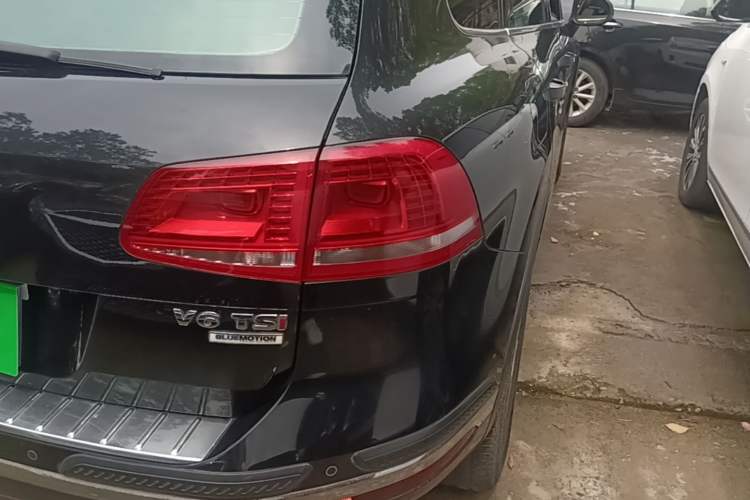 Used Volkswagen Touareg 2016 3.0 TSI Standard Version Right Rear Taillight