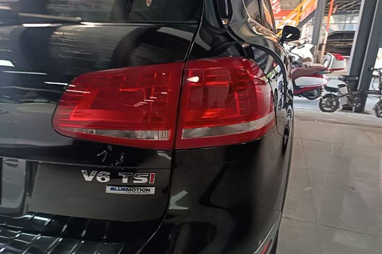 Used Volkswagen Touareg 2016 3.0 TSI High-End Version Right Rear Taillight