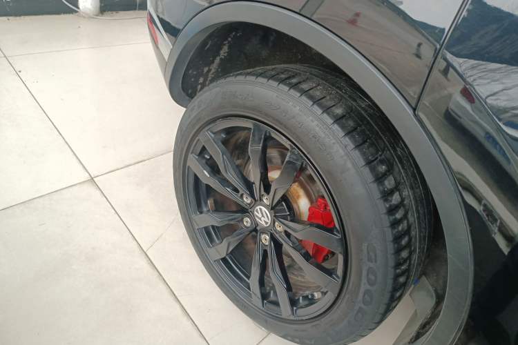Used Volkswagen Touareg 2016 3.0 TSI Ignis Edition Right Rear Wheel Hub