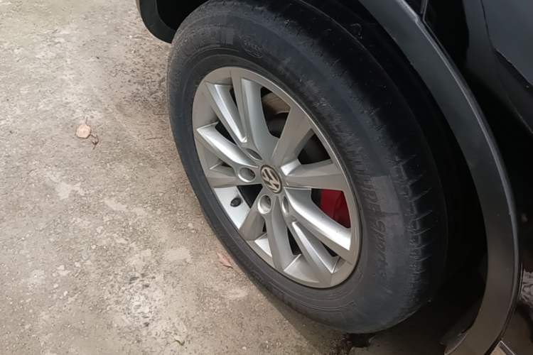 Used Volkswagen Touareg 2016 3.0 TSI Standard Version Right Rear Wheel Hub