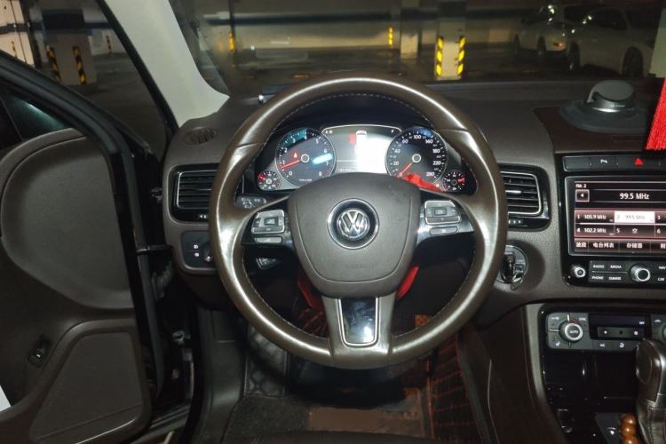 Used Volkswagen Touareg 2016 3.0 TSI Ignis Edition Steering Wheel
