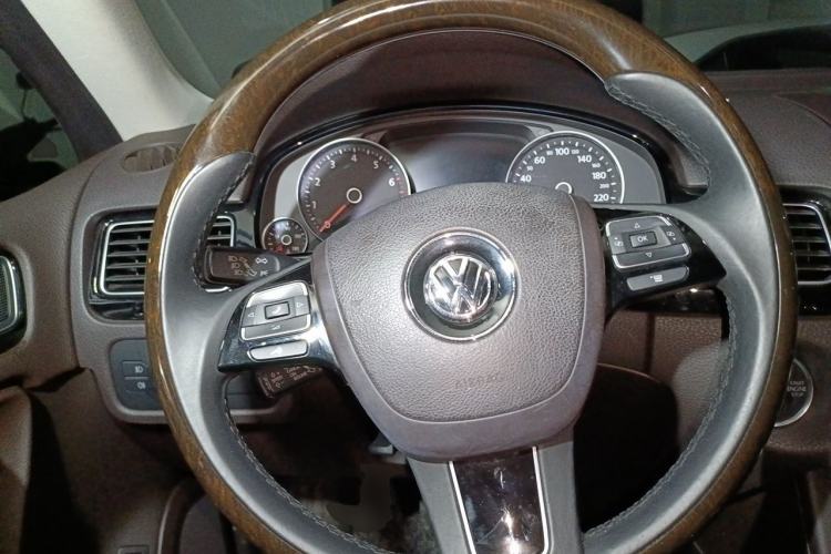 Used Volkswagen Touareg 2016 3.0 TSI Standard Version Steering Wheel