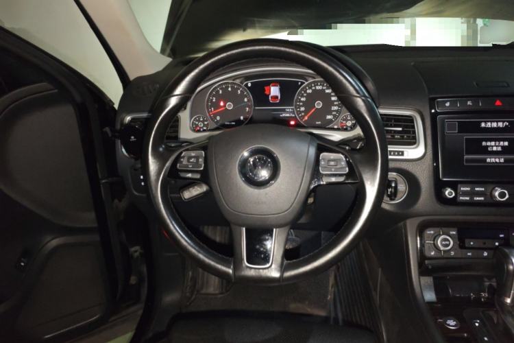 Used Volkswagen Touareg 2016 3.0 TSI High-End Version Steering Wheel