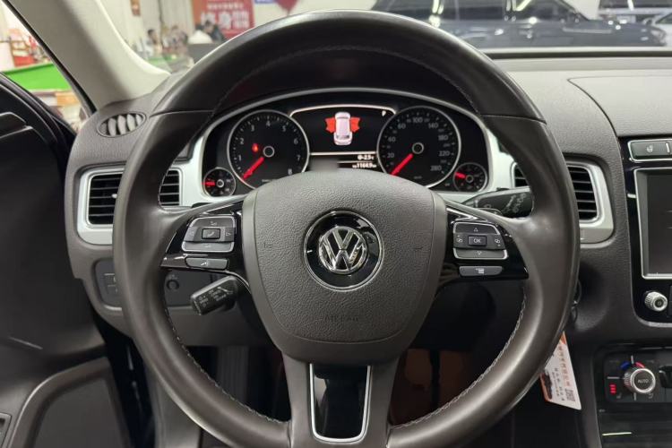 Used Volkswagen Touareg 2016 3.0 TSI High-End Version Steering Wheel