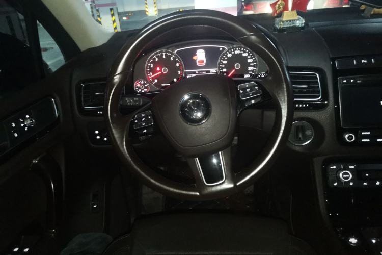 Used Volkswagen Touareg 2016 3.0 TSI Standard Version Steering Wheel