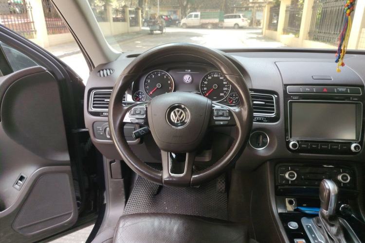 Used Volkswagen Touareg 2016 3.0 TSI Standard Version Steering Wheel