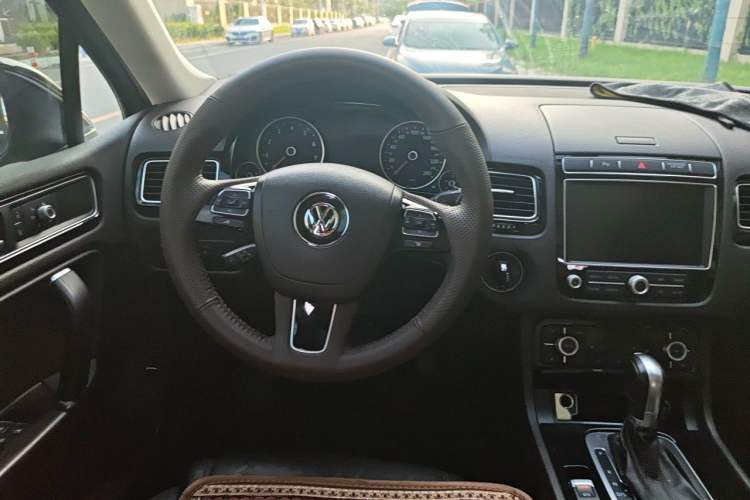 Used Volkswagen Touareg 2016 3.0 TSI Standard Version Steering Wheel