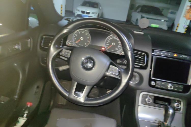 Used Volkswagen Touareg 2016 3.0 TSI R-Line Steering Wheel