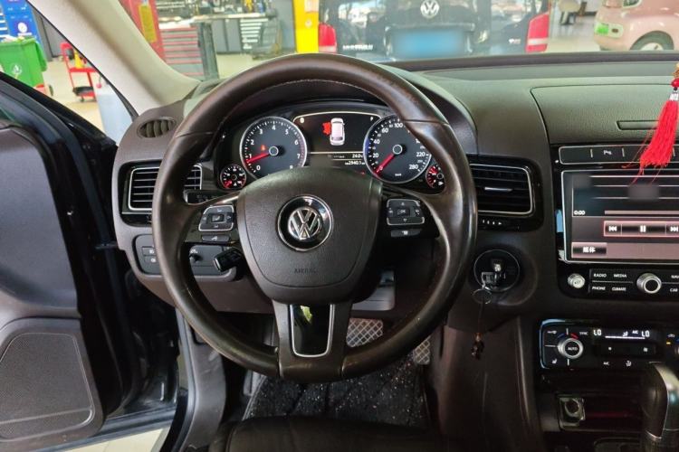 Used Volkswagen Touareg 2016 3.0 TSI Standard Version Steering Wheel